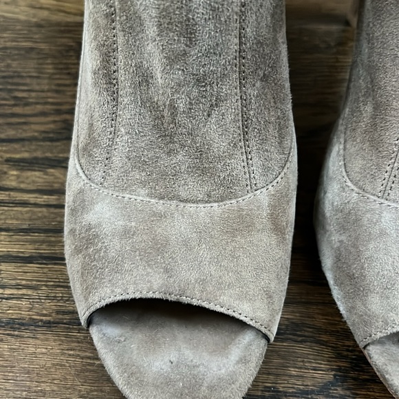Elie Tahari Suede Heel Booties Size 40 (9) - Picture 2 of 8